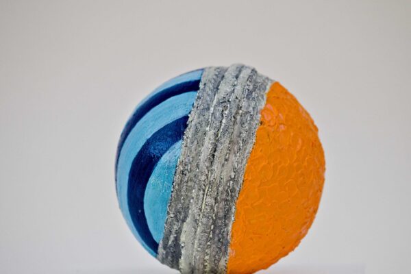 2025 Reverse swing ball acrylic primer, oil paint and protective varnish on Cricket ball with acrylic case 10x 10x10 cm (3)